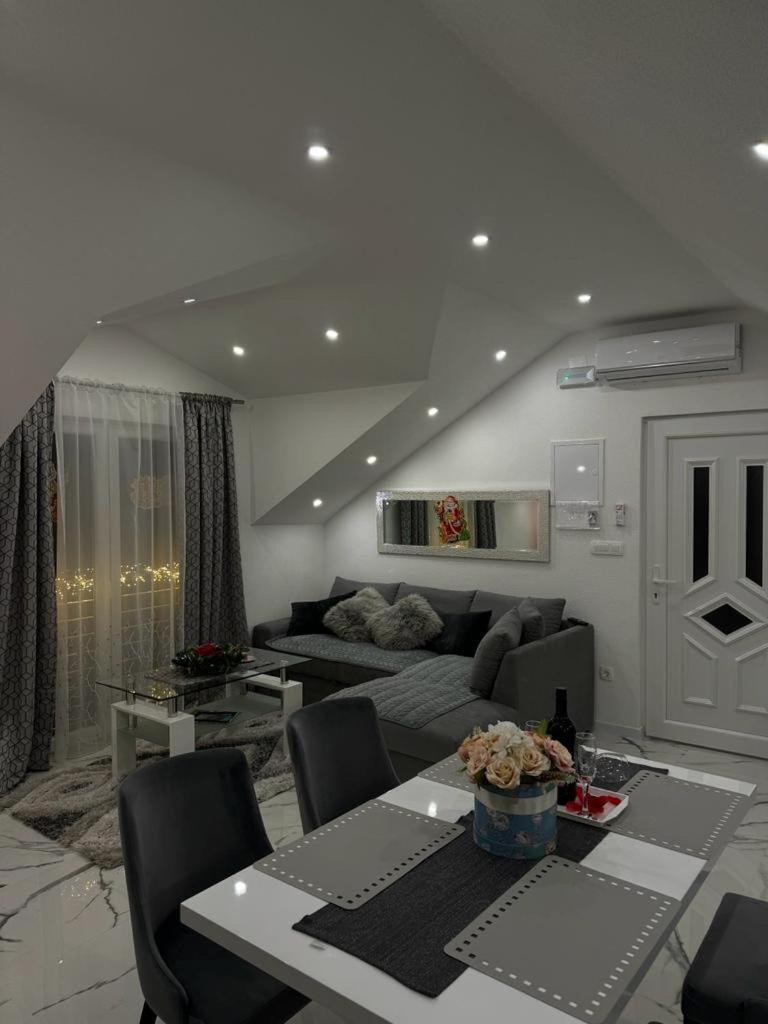 Luxury Apartment Megy Otočac 外观 照片