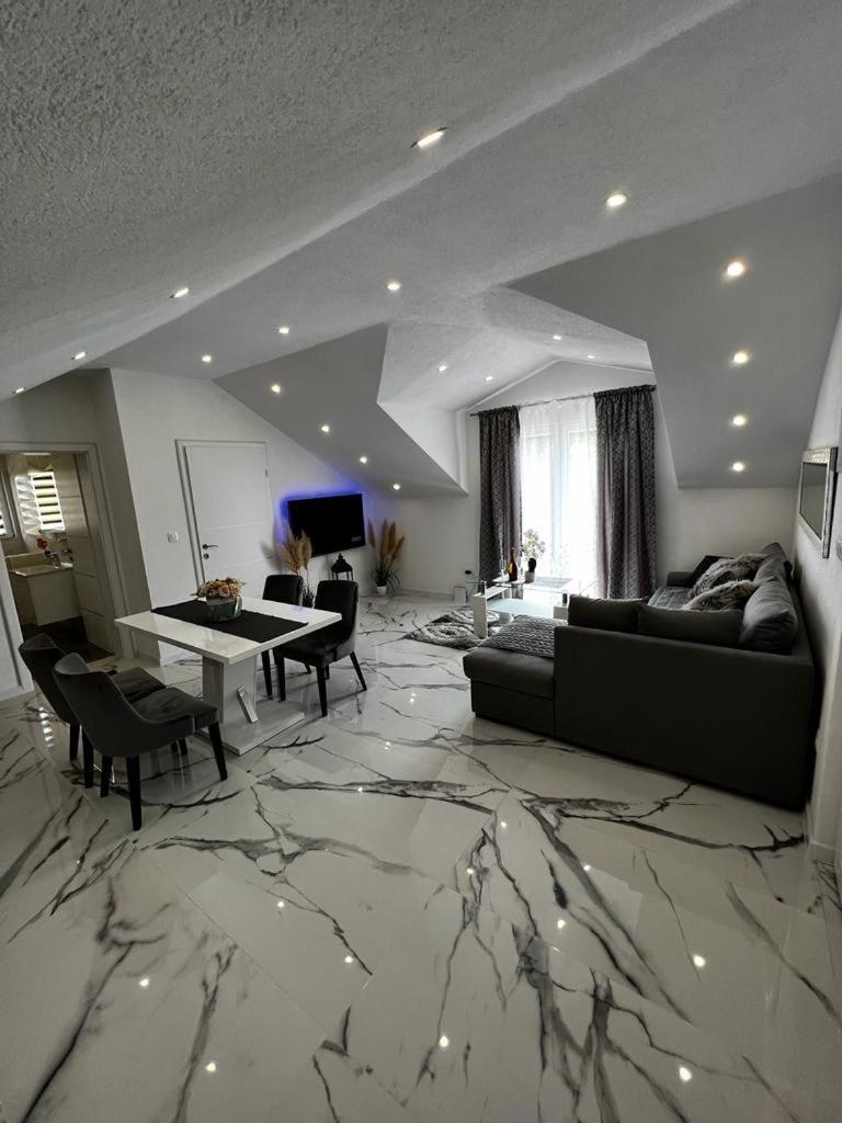 Luxury Apartment Megy Otočac 外观 照片